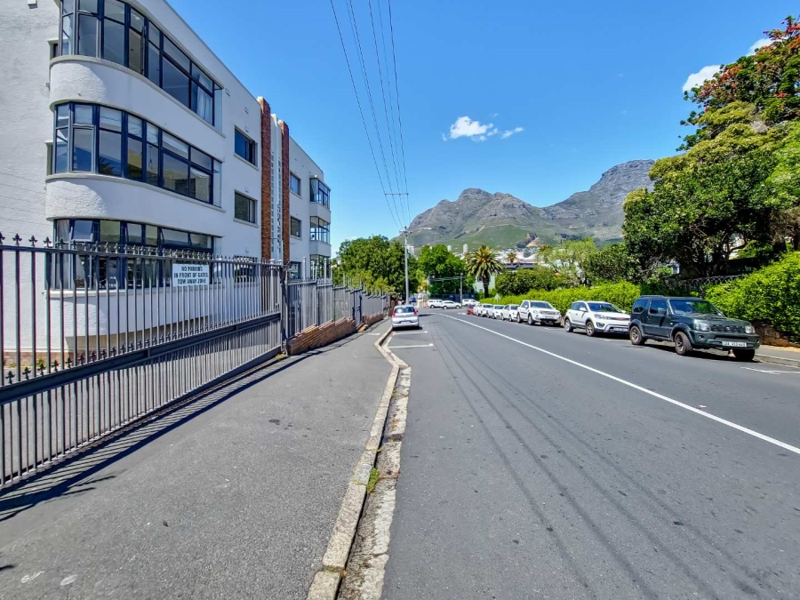 To Let 2 Bedroom Property for Rent in Gardens Western Cape